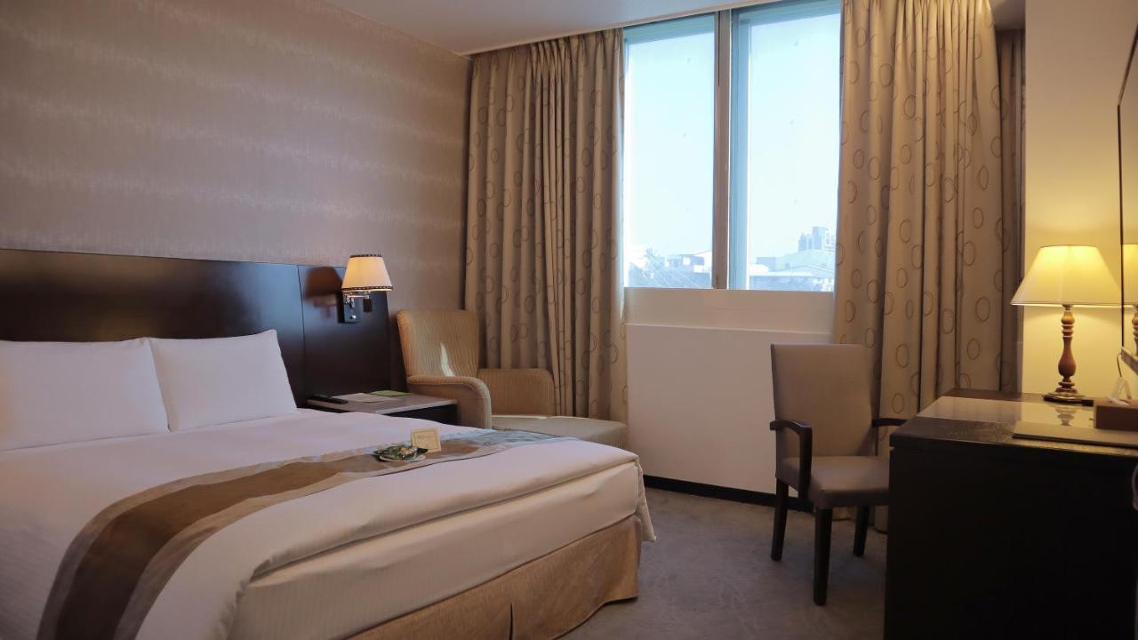 Ho Fong Business Stay Fengyuan Esterno foto