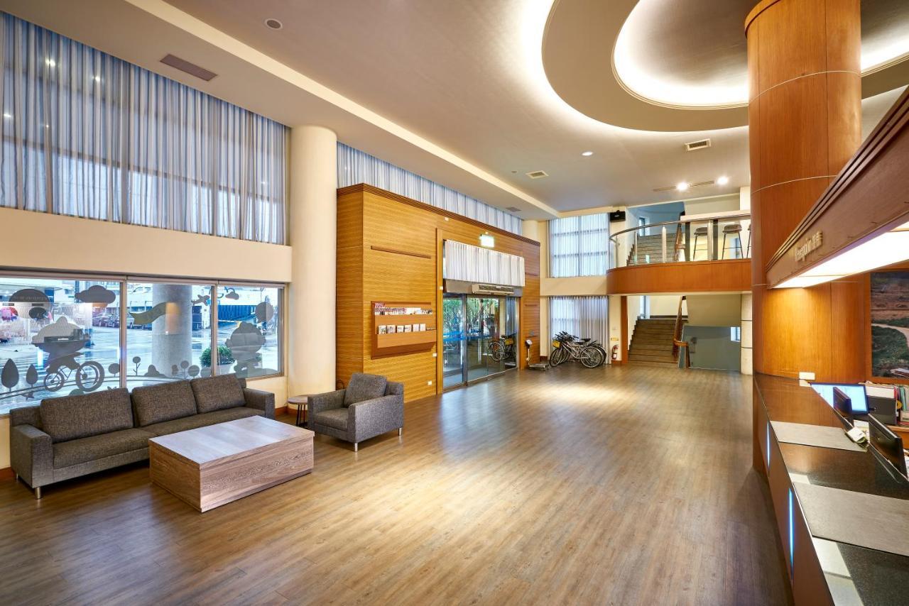 Ho Fong Business Stay Fengyuan Esterno foto