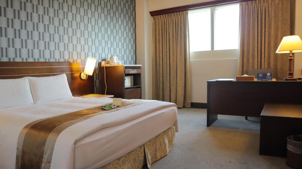 Ho Fong Business Stay Fengyuan Esterno foto