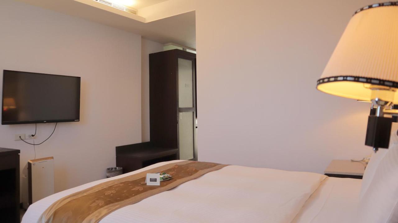 Ho Fong Business Stay Fengyuan Esterno foto