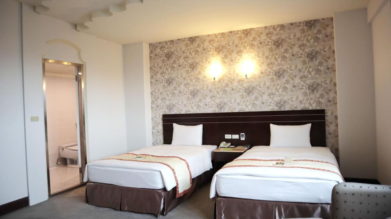 Ho Fong Business Stay Fengyuan Esterno foto