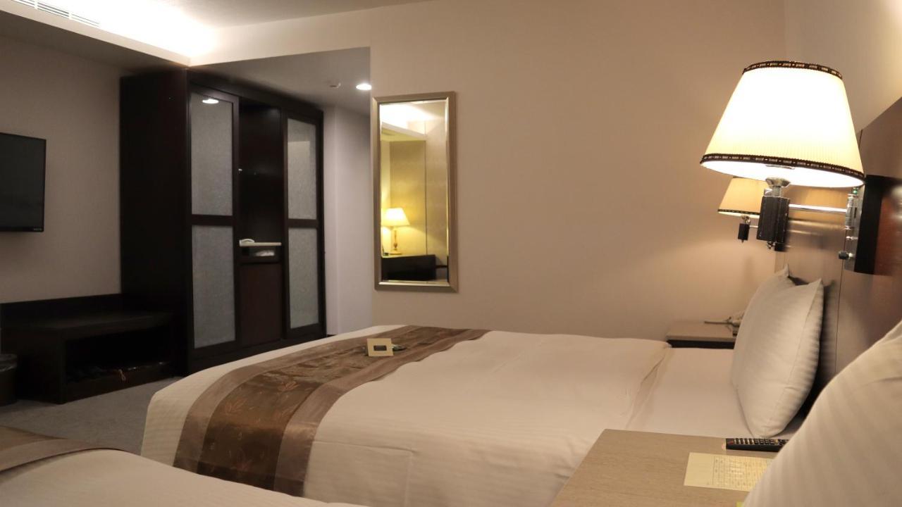 Ho Fong Business Stay Fengyuan Esterno foto