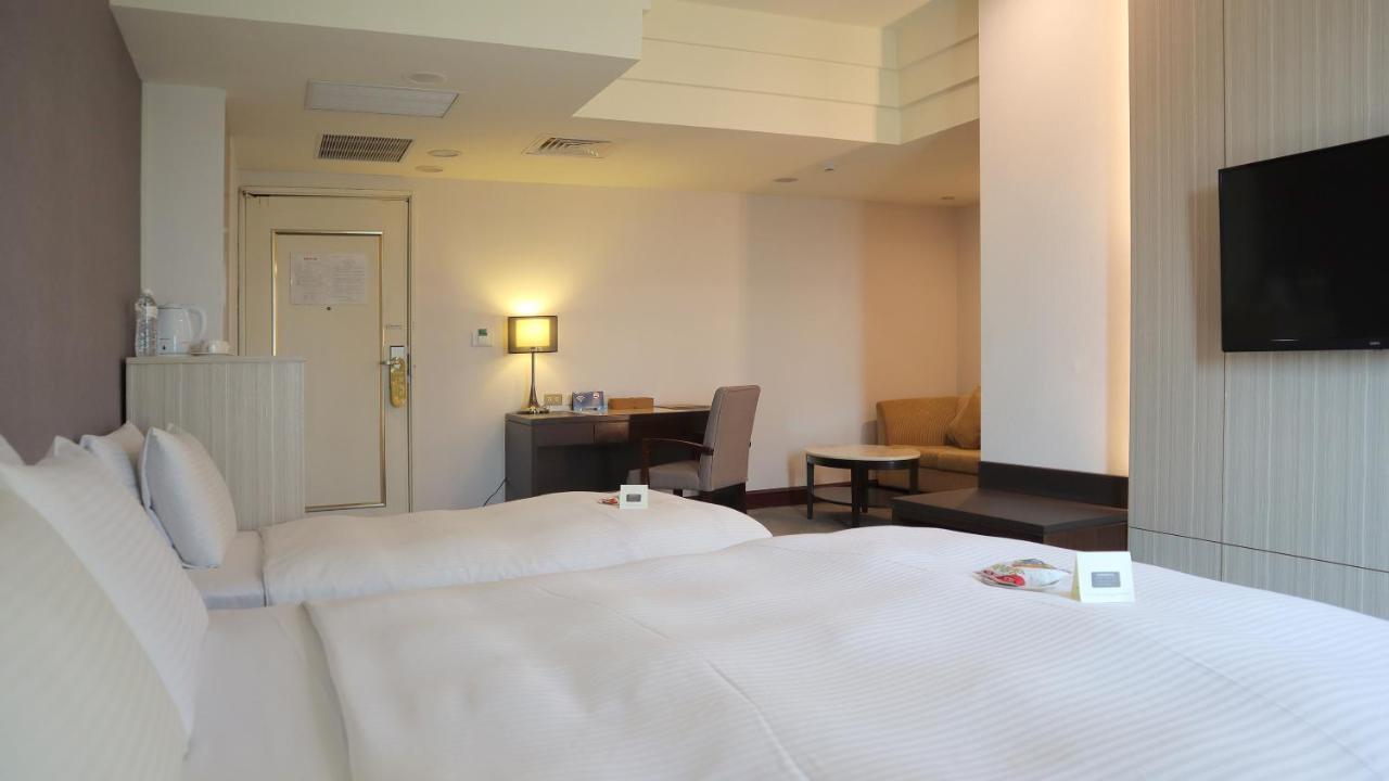 Ho Fong Business Stay Fengyuan Esterno foto