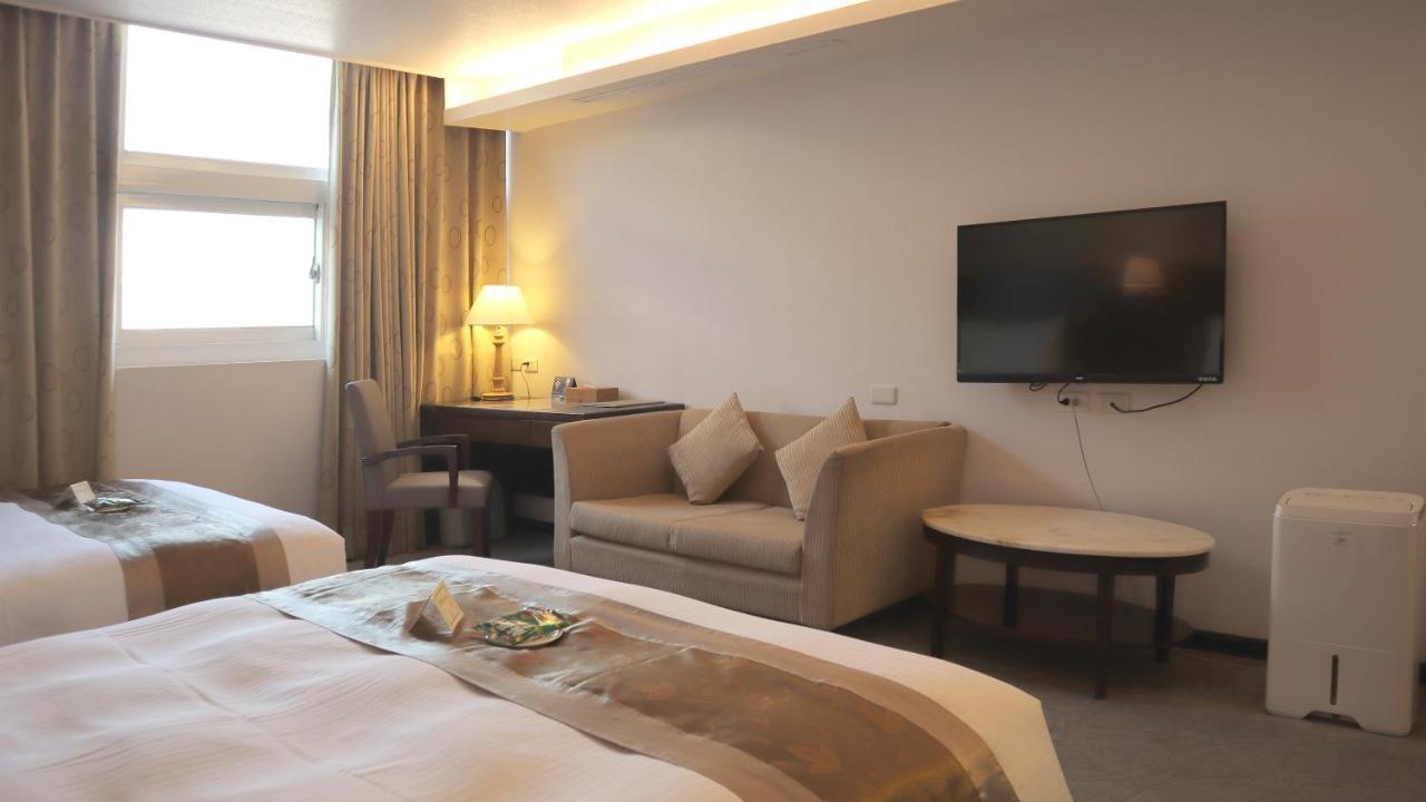 Ho Fong Business Stay Fengyuan Esterno foto