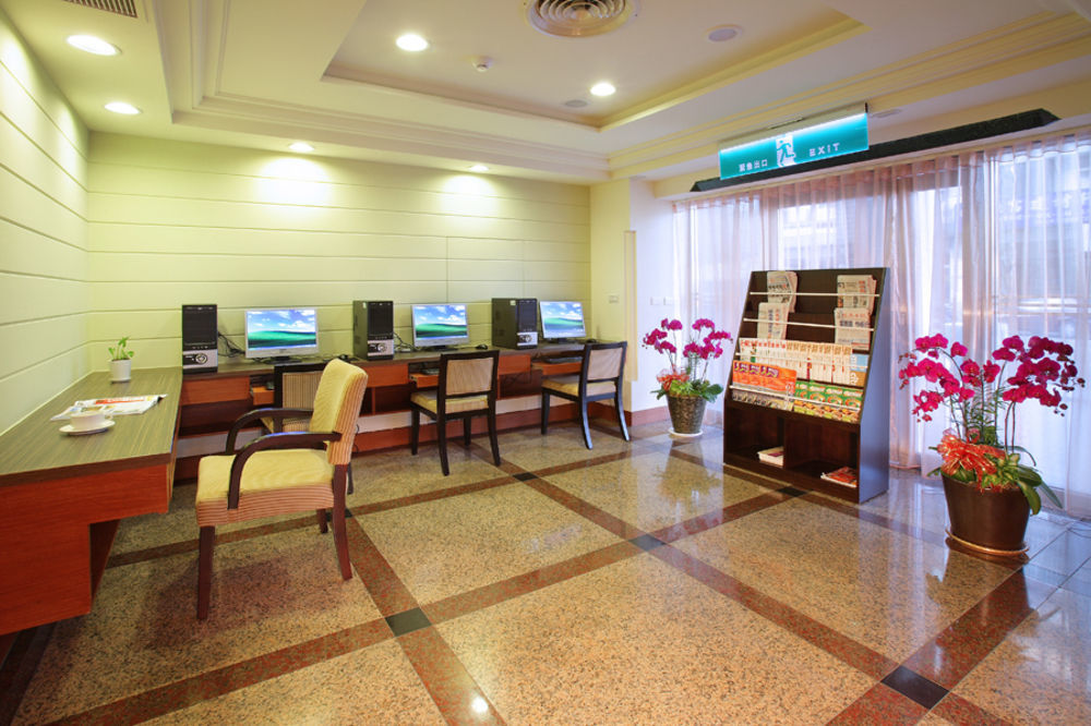 Ho Fong Business Stay Fengyuan Esterno foto